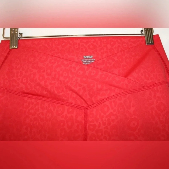 Zyia Active Light n Tight Red Leopard Hi-Rise 7/8 Leggings 12 - Picture 4 of 12